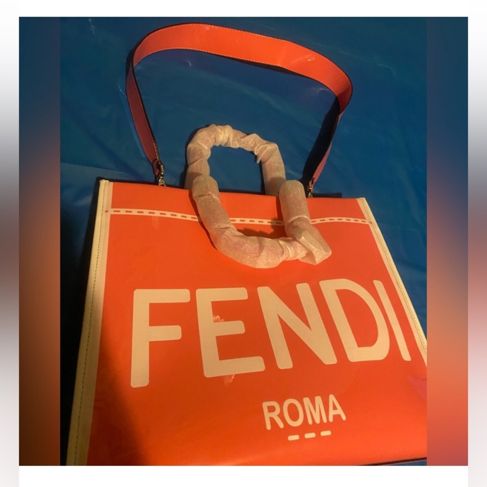 Fendi Coral Tote Bag - Picture 4 of 6